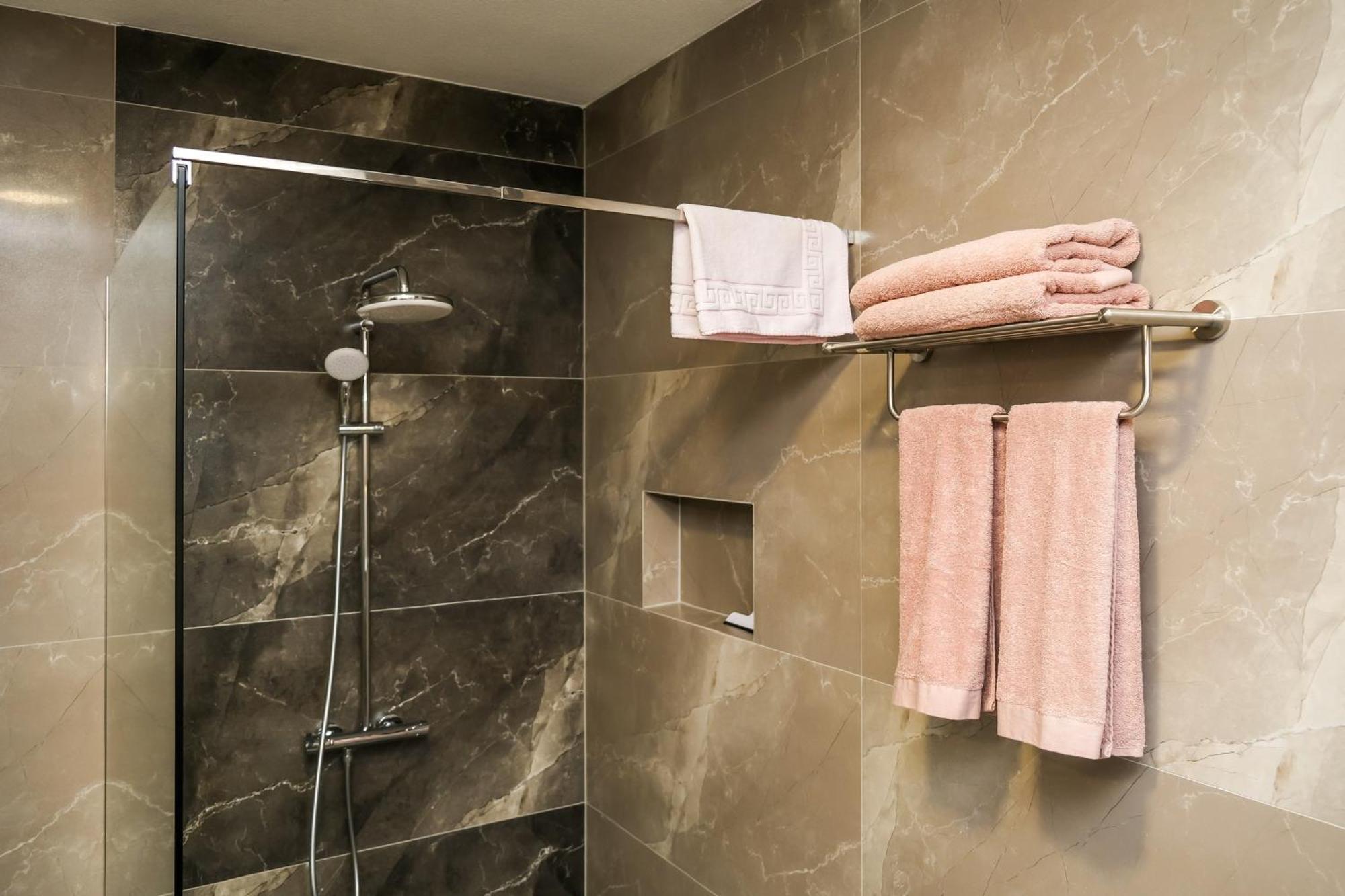 Nest Apartments Gjakova Luaran gambar