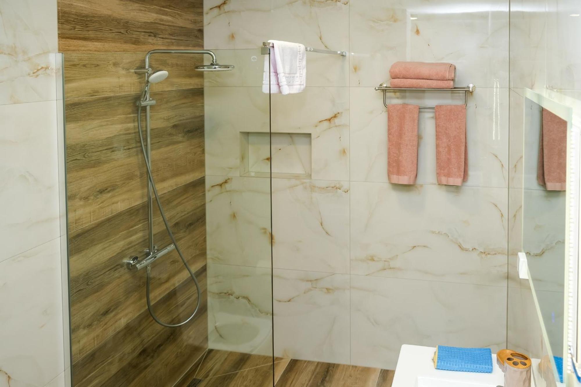 Nest Apartments Gjakova Luaran gambar
