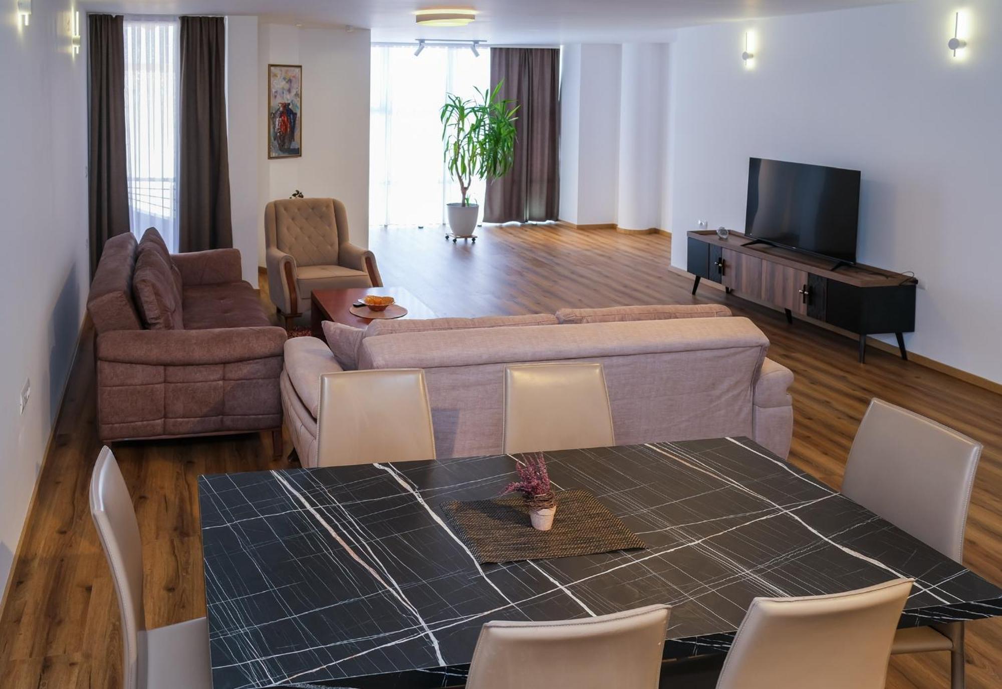 Nest Apartments Gjakova Luaran gambar