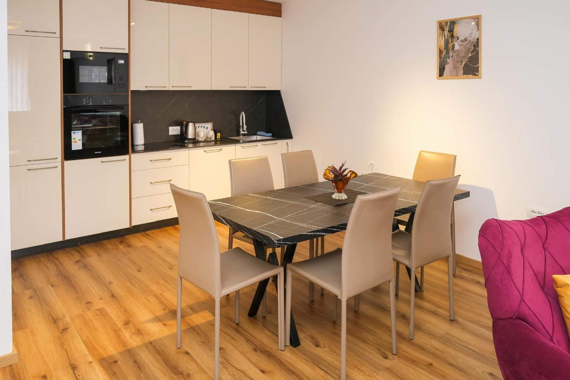 Nest Apartments Gjakova Luaran gambar